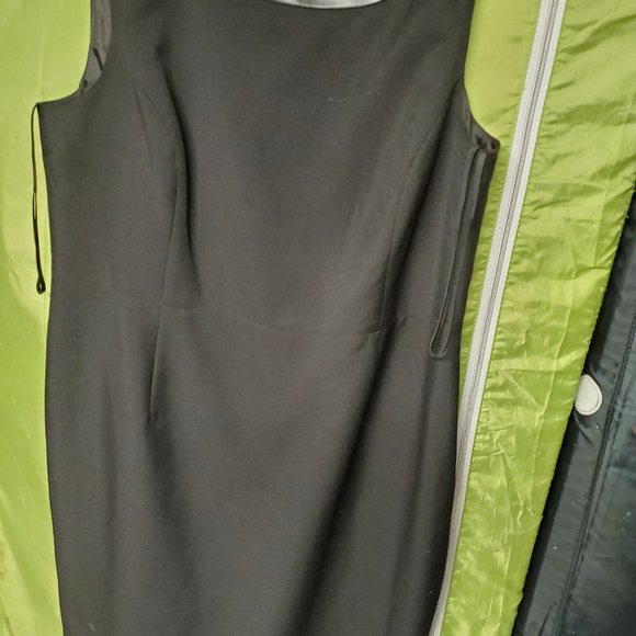 Dresses - Picture 8 of 8